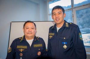 30 ноября 2015 года прошла церемония награждения сотрудников РГКП "Казавиалесоохрана" заслуженными знаками отличия
